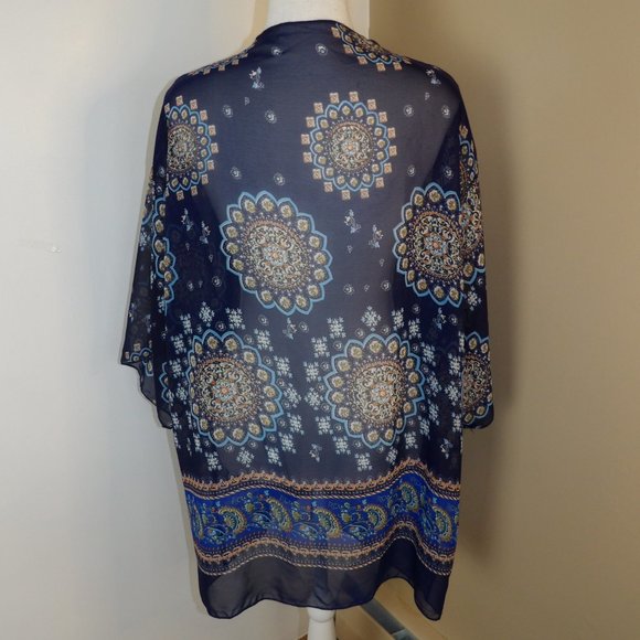 Beach Cover-Up / Kimono / Mandala Designs - Picture 10 of 13